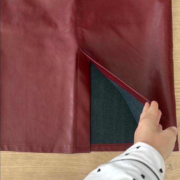 Amazon | Burgundy Faux Leather Midi Skirt | Red | size small - Picture 3 of 8